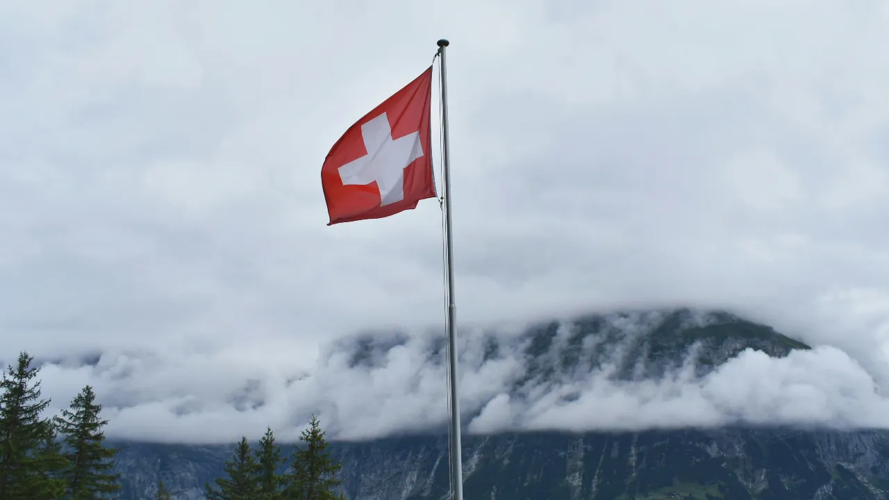 Buying shares in Switzerland: A short guide for 2025